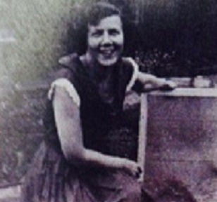 Gracie as a young woman in 1947