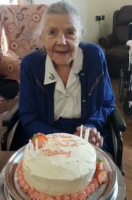 Gracie celebrating her 102nd birthday on 9 October 2015