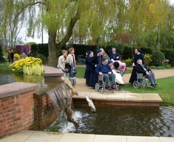 Residents on a trip to Spalding. Credit: Laxton Hall