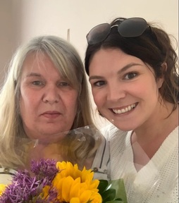 Jess Crawford and her mum Janice Pick. Credit: Jess Crawford.