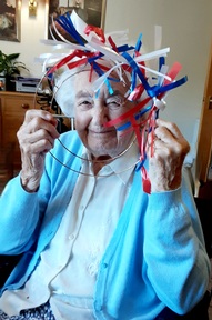 Kingfishers resident Joyce Russell makes a ribbon wreath for the New Milton home’s Jubilee party.