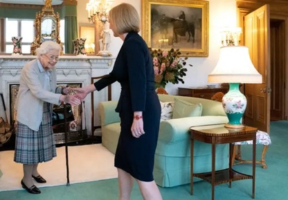 Prime Minister Liz Truss meeting Elizabeth II on 6 September. Credit: Gov.uk