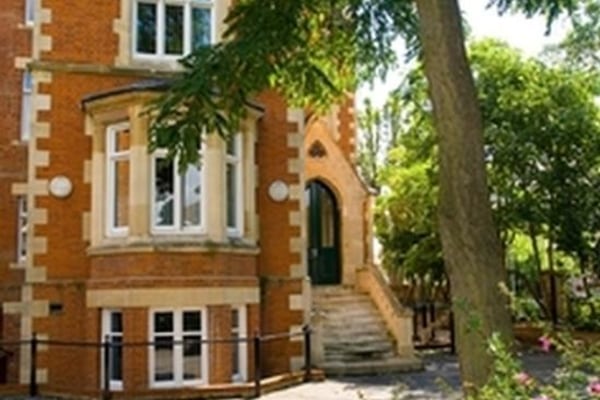 48 The Grove, 