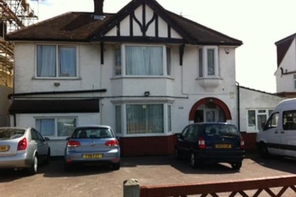 Hazelwood Lodge, 148 Chase Road