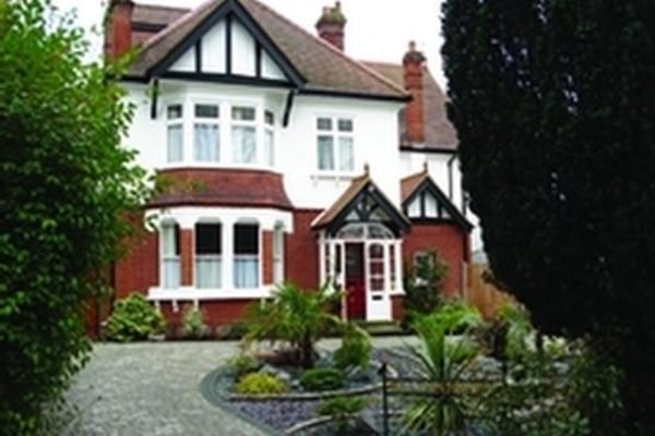 Walton House, 12 Hall Road