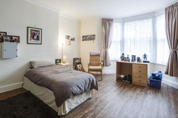 De Parys, 22 De Parys Avenue