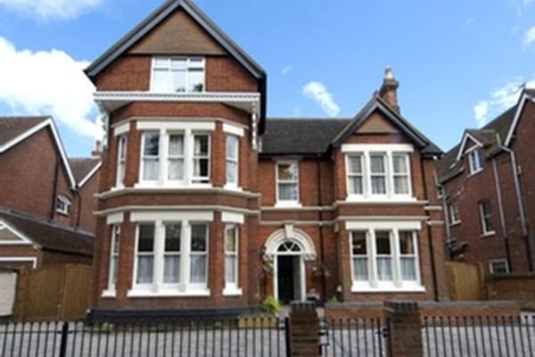 Elcombe House, 61 De Parys Avenue Elcombe House, 61 De Parys Avenue