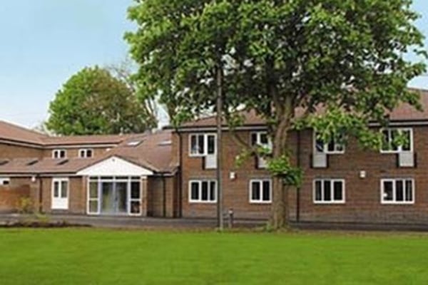Farnham Common House, Beaconsfield Road