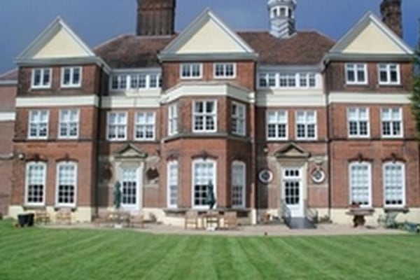 Loughton Hall, Rectory Lane