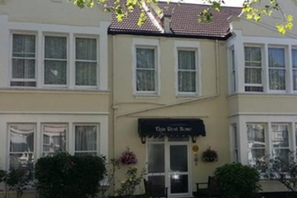 Elgin, 12/14 Manor Road