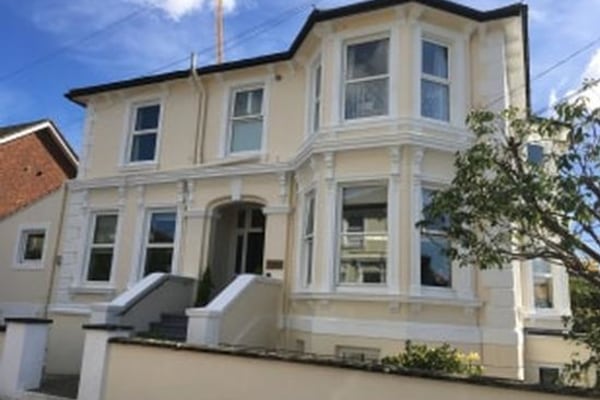 Garland House, 2 Garlinge Road