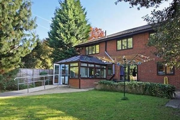 Camberley Cottage, 1 Coolarne Rise