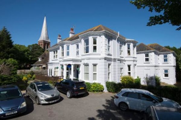 Avon Manor Care Home 50 Manor Road Worthing West Sussex Bn11 4sh 26 Reviews