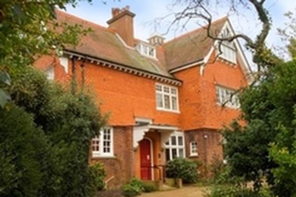 Huntley, 76 Richmond Road