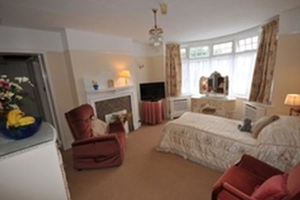 Victoria Royal Beach BN11 5AW