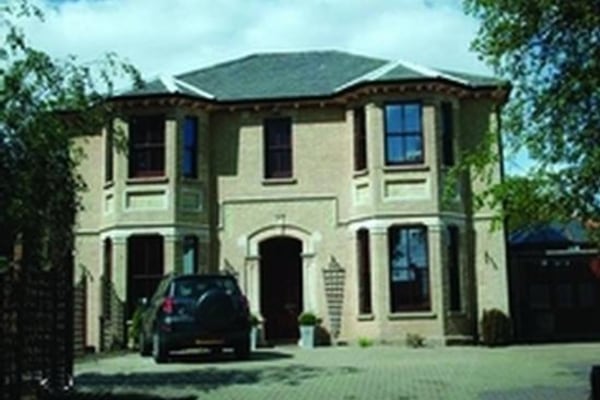 Oakley House, 10 Bushmead Road
