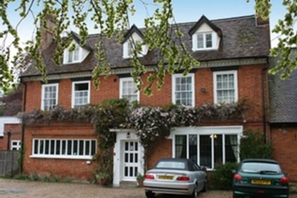 The Lodge, London Road