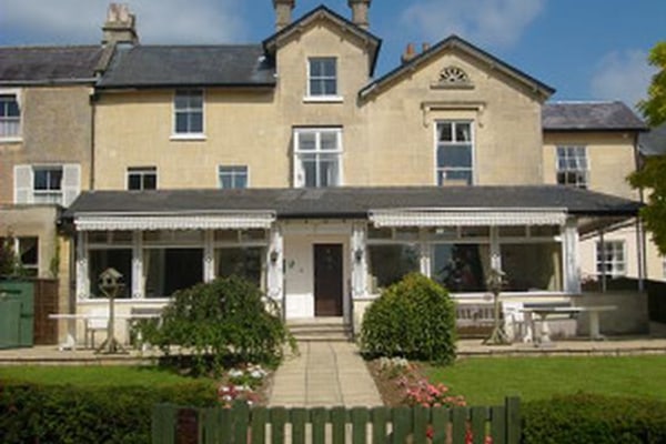 Oriel Lodge, Oriel Gardens