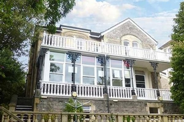 Cherrywood House, 6 Eastfield Park