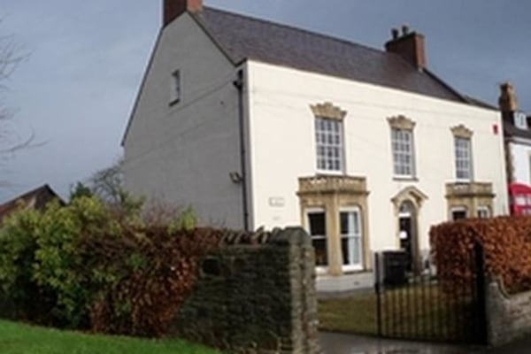 Warmley Court, 33 Deanery Road