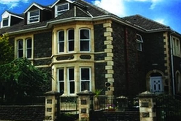 Penleigh House, 39 Overnhill Road
