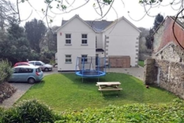 Fairfield House, Bridge