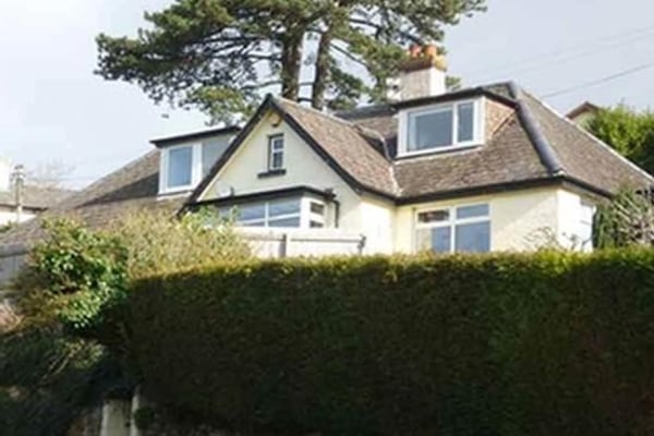 Fairview Lodge, 6 Knowles Hill Road