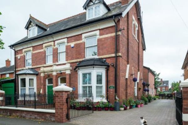 Arden House, 11 Roden Avenue