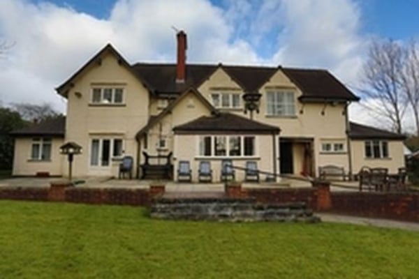 Hillswood Lodge, 9 The Close