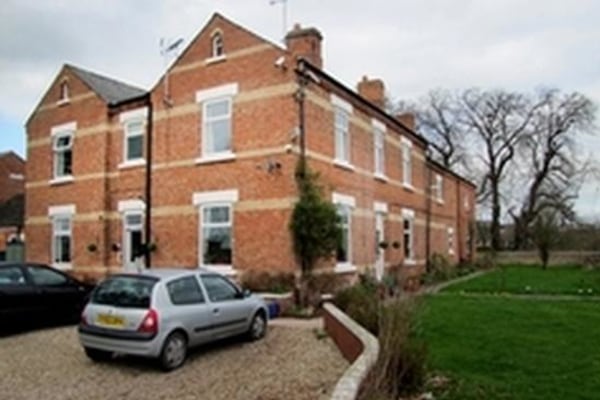 Chestnut House, 62 High Street