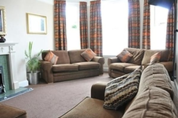 Heatherington House, 5 London Road