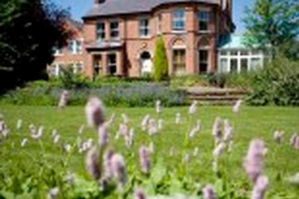 Sherwood House, Main Street