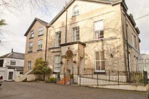 Oldfield Bank, 5 Highgate Road