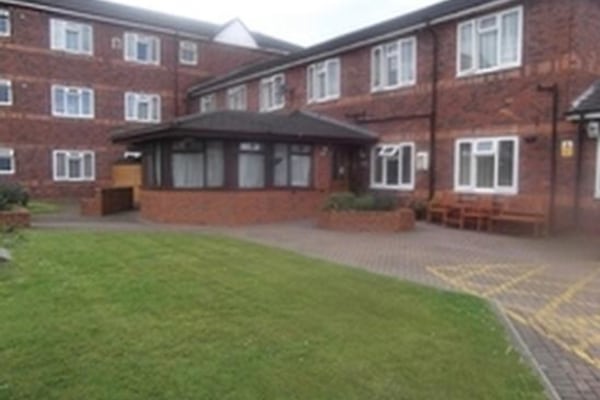 Simonsfield Residential Care Home, 1a Sunbury Road