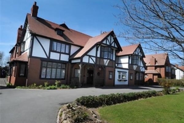 Hollins Bank Care Home, 601 - 603 Lytham Road
