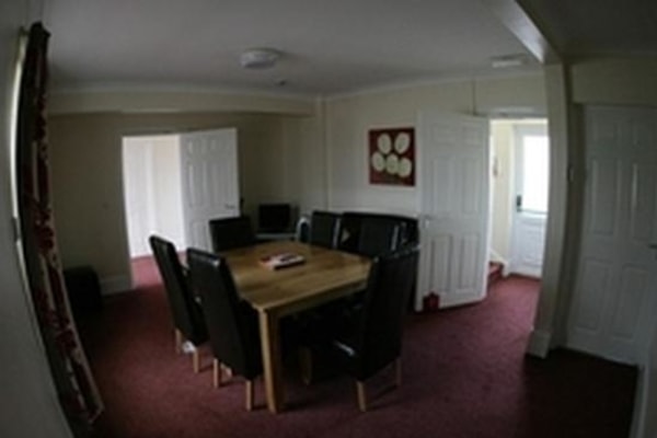 Knollbeck, 9/11 Knollbeck Crescent