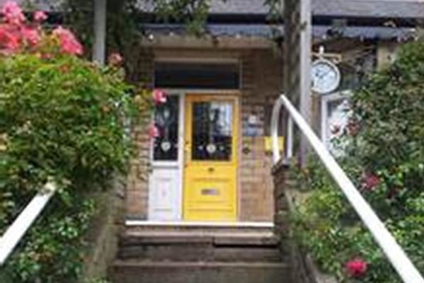 Rosegarland, 846 Thornton Road