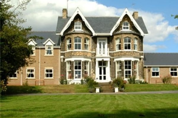 The Elms, Lowgate