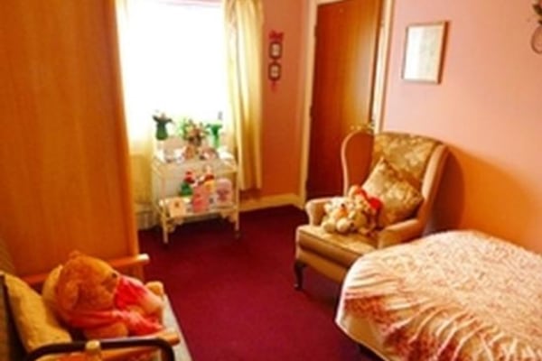 Hilltop Manor, Leeds