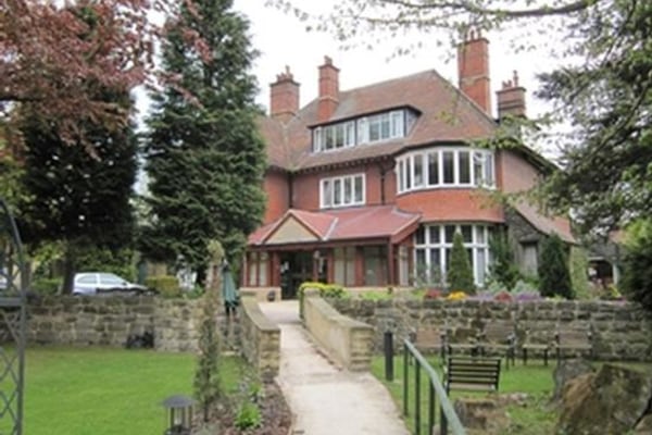 Larchfield Manor, Leadhall Grove