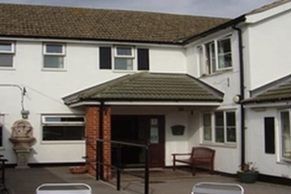 Whitley Farm, Whitley Farm Cottages