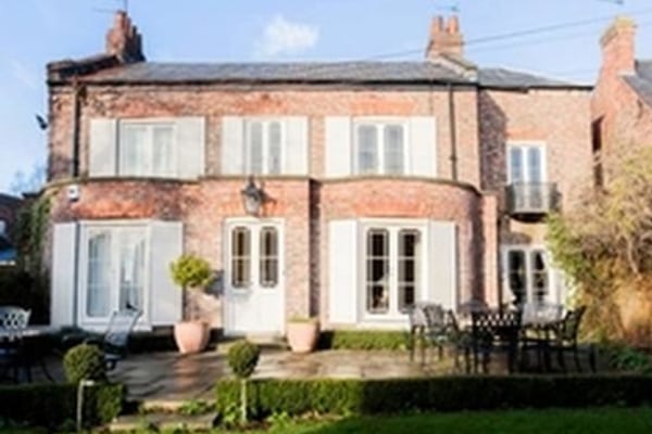 The Lodge, Main Street