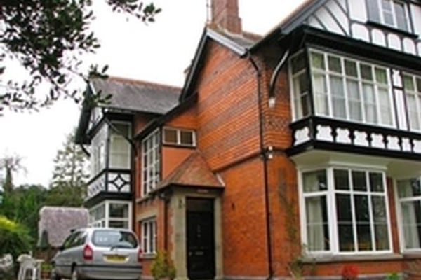 Bryn-y-Wawr, 6 New Road