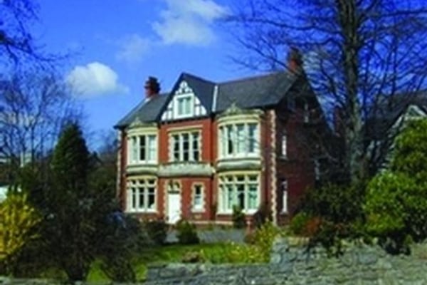 Kington House, Old Village Road