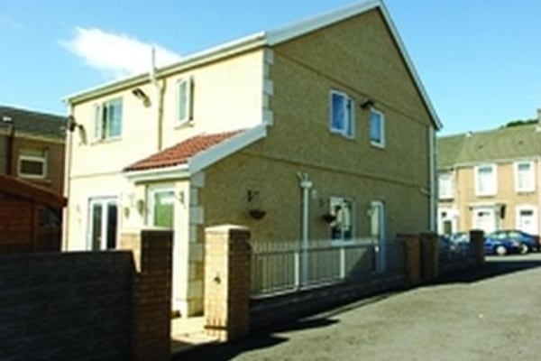 Bakelyn Lodge, 86 Martin Street