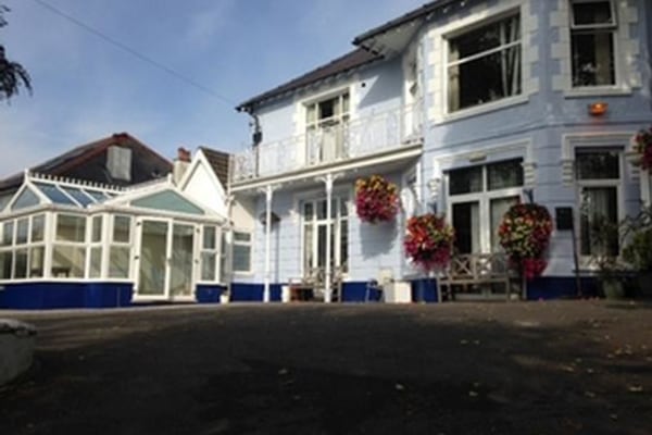 Hawthorn Court, 12 Bayswater Road