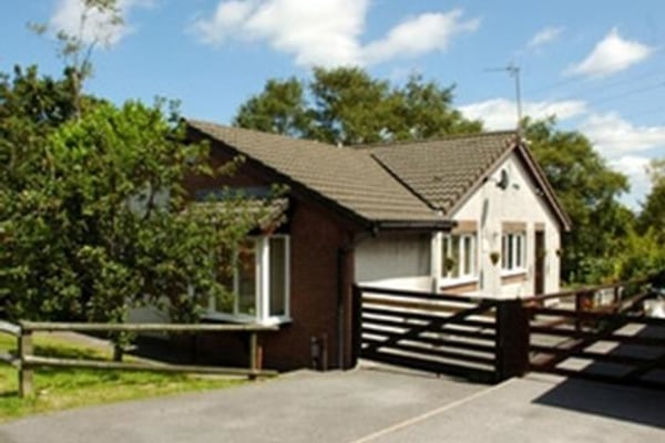 Treeside, 15 Lon Bryn Awel