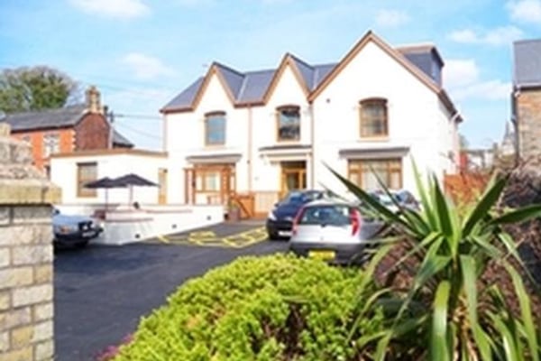 Isfryn, 1 Goros Road