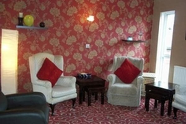 Glendale Lodge, 11 Forest Road