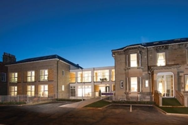 Templeton House, 40 Racecourse Road